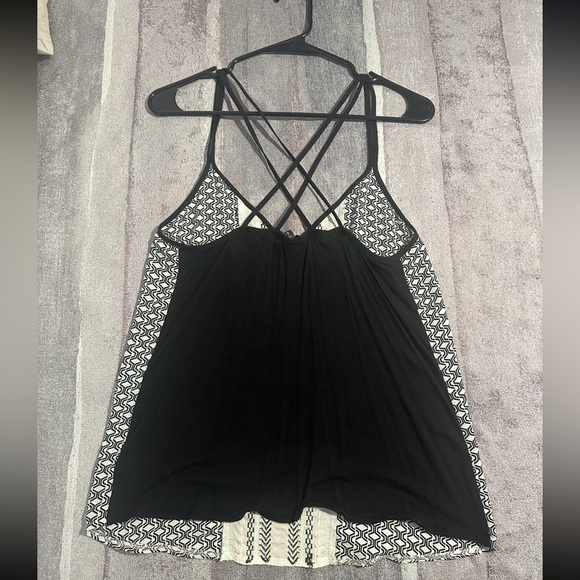 Black and White Patterned Top with Orange Accents - Picture 2 of 2